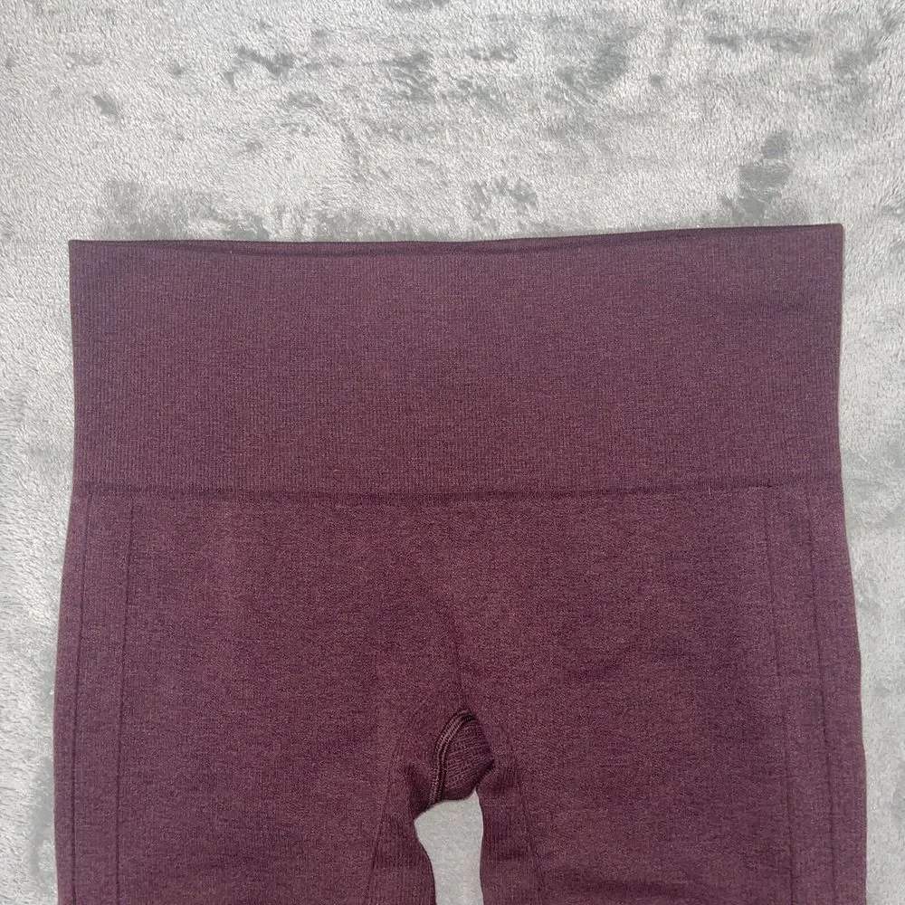 Lululemon Women's‎ In the Flow Seamless Cropped Leggings Burgundy Size 4 EUC